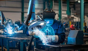 A redução dos riscos da fumaça industrial depende da adoção de soluções de filtragem e exaustão e ventilação eficientes. | Saiba mais | Nederman