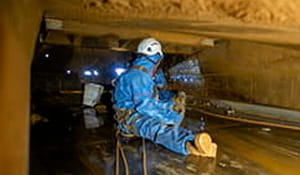 Muitas indústrias utilizam equipamentos de ventilação que não são dimensionados para os tipos de contaminantes presentes. | Saiba mais | Nederman