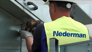 Defina intervalos para checar o estado dos filtros, vedação e sistema de exaustão. Inspeções semanais ajudam a identificar problemas antes que se agravem. | Saiba mais | Nederman