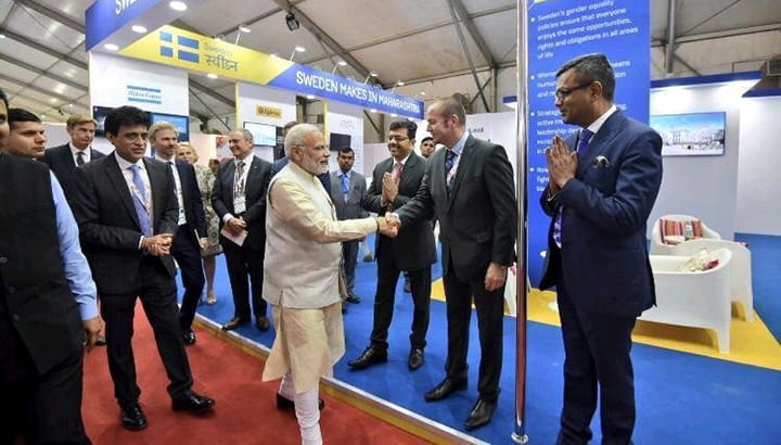 The Prime Minster, Mr. Modi shakes hands with Nederman India’s MD, Mr. Trond Bredesen. 