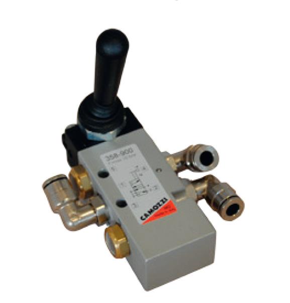 5/2-port pneumatic control valve (rocker) for control of double-action cylinder.
Suitable for TAV 100 and TAV 150.
Set includes couplings and hose (6/4 mm, 25 m).